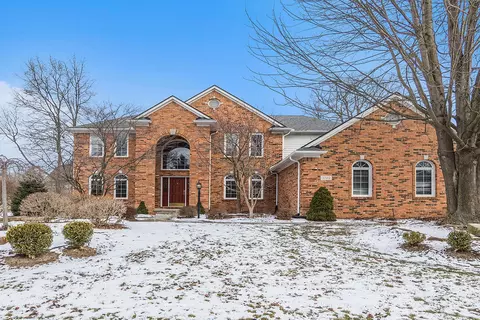 3702 Sleepy Fox Dr, Rochester Hills, MI 48309