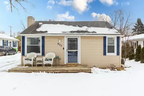 927 Gill St, Oxford, MI 48371