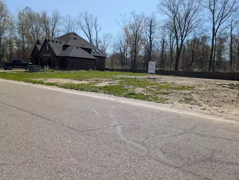 37898 Trillium, Harrison, MI 48045