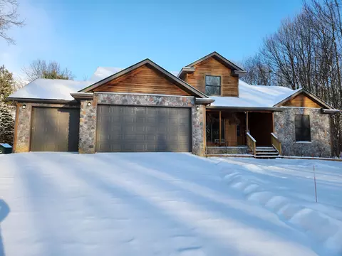 9246 White Rd, Deerfield, MI 48451