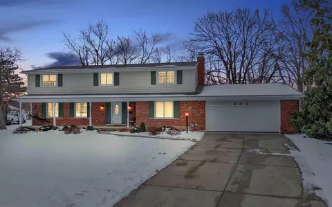 342 Bella Vista Crt Ct, Grand Blanc, MI 48439