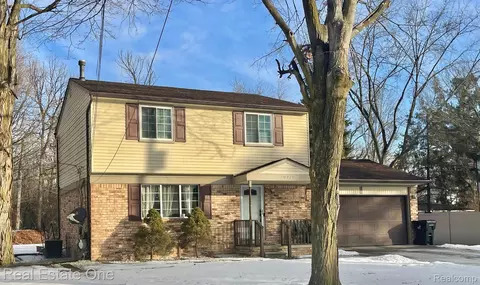 29724 Linden St, Farmington Hills, MI 48336
