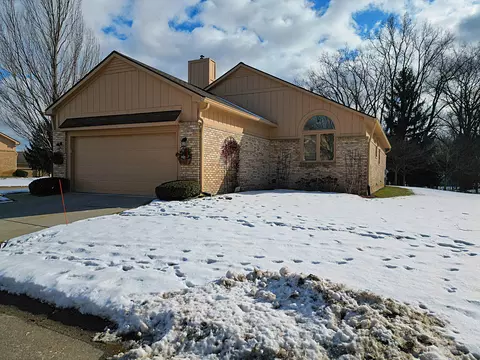 35053 Knollwood Ln, Farmington Hills, MI 48335