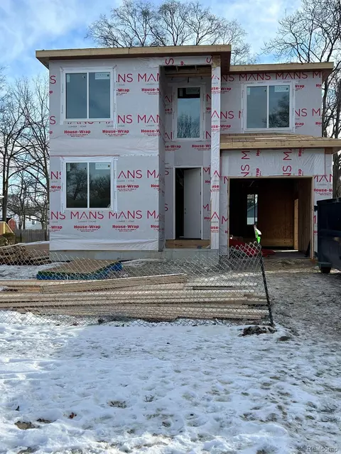 24428 Republic Ave, Oak Park, MI 48237