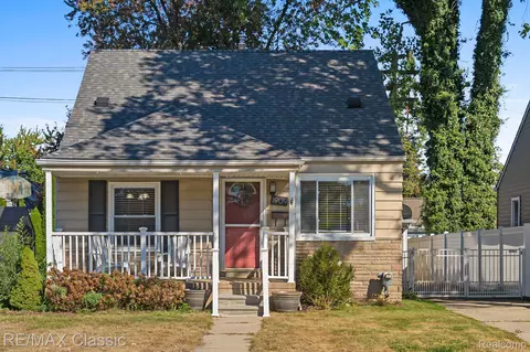 1909 E 4th St, Royal Oak, MI 48067