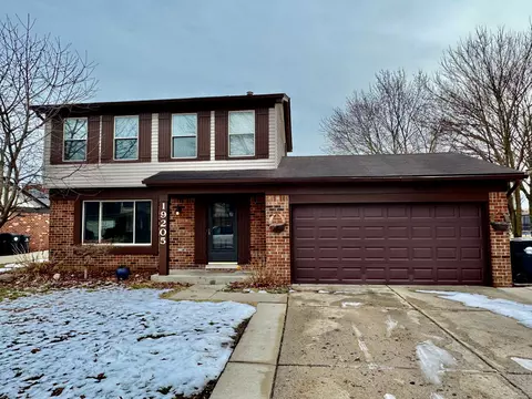 19205 Arlington Dr, Woodhaven, MI 48183