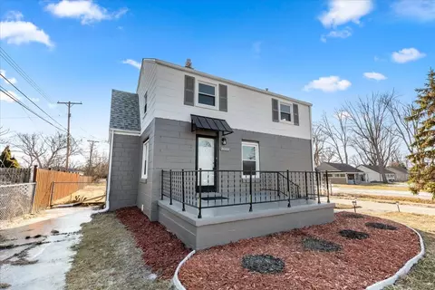 34372 Munsie St, Harrison, MI 48045