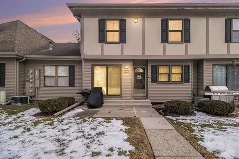 911 Auburn Ln #24, Southfield, MI 48033