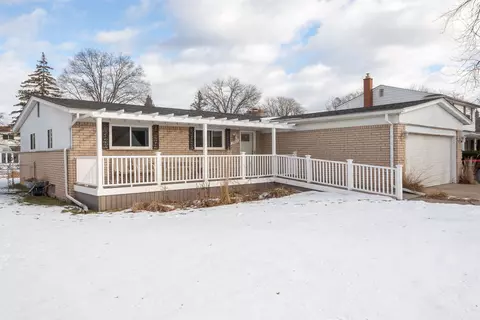 17350 Park Lane Ln, Southfield, MI 48076