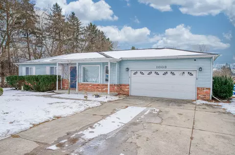 1003 Livingston St, Brighton, MI 48116