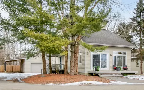 3206 Millwall Ave, Keego Harbor, MI 48320
