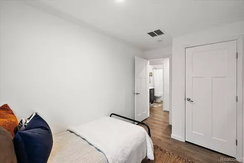 Bedroom - 4426 Maple Leaf Trl, Flint, MI 48506 photo 4 of 4