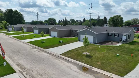 View/Area - 4426 Maple Leaf Trl, Flint, MI 48506 photo 2 of 6