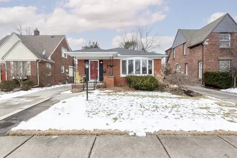 13114 Chestnut St, Southgate, MI 48195