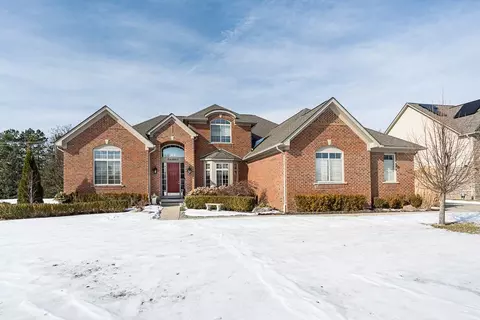 56801 Hartley Dr W, Shelby Township, MI 48316