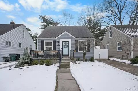 330 Dewey St, Royal Oak, MI 48067