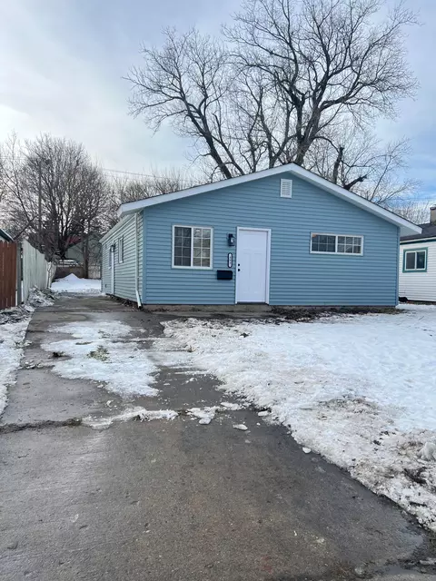 493 Emerson Ave, Pontiac, MI 48342