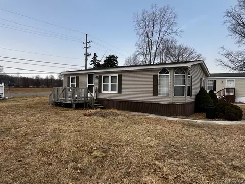 7001 Brides Bay Crt Ct, Ira, MI 48023