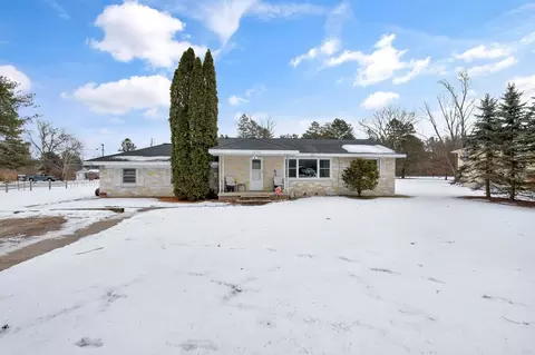 12186 N Linden Rd, Vienna, MI 48420