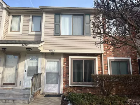30755 Hidden Pines Ln, Roseville, MI 48066