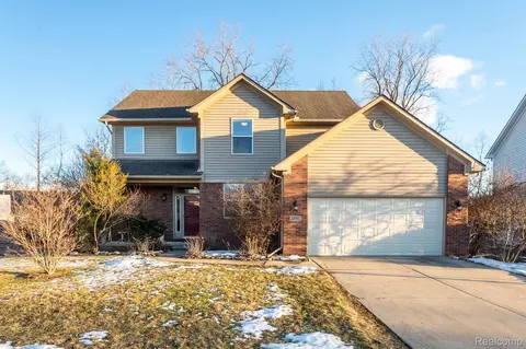 23799 Waterview Dr, Huron, MI 48164