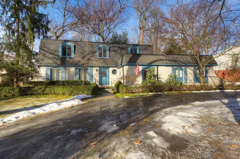 32225 Tall Timber Dr, Farmington Hills, MI 48334