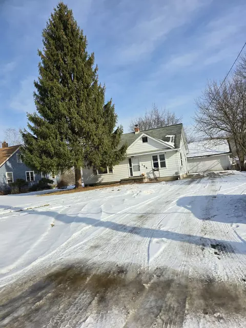 155 Coleman Dr, Waterford, MI 48328