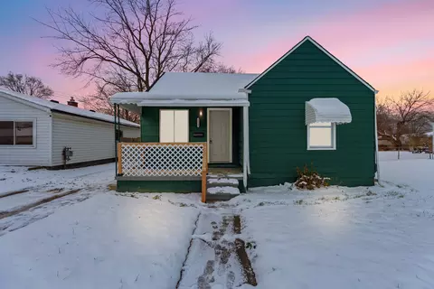 26045 Clancy St, Roseville, MI 48066