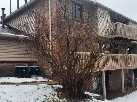 7980 Lawrence 152 33 #152, West Bloomfield, MI 48322