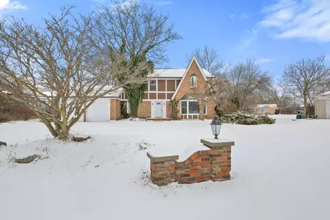 25598 Briarwyke Dr, Farmington Hills, MI 48336
