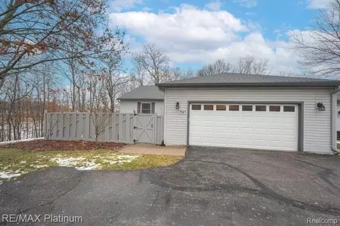 7567 Radcliffe #55, Genoa, MI 48114