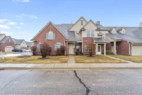 23903 Greenwood Dr #106, Flat Rock, MI 48134