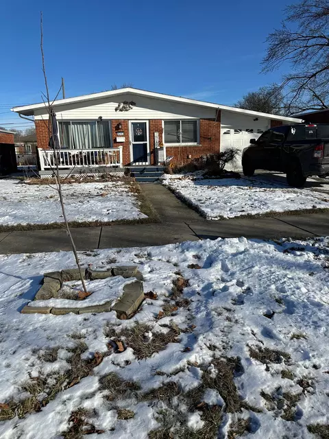 8262 Hillcrest Blvd, Westland, MI 48185