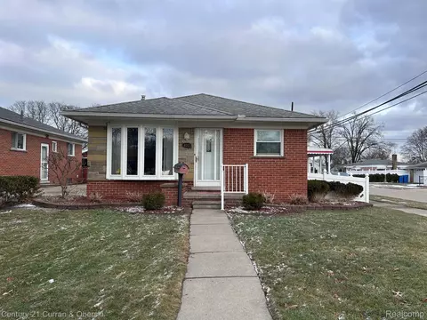 4017 Mckinley St, Dearborn Heights, MI 48125