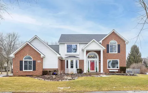 47726 Mocking Bird Crt Ct, Novi, MI 48374