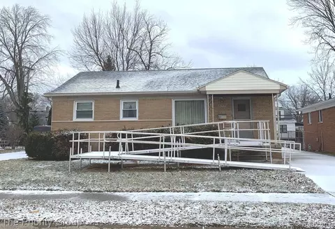 21813 Lakeview St, Saint Clair Shores, MI 48080
