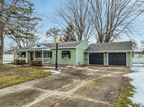 7464 S Shaker Dr, Waterford, MI 48327