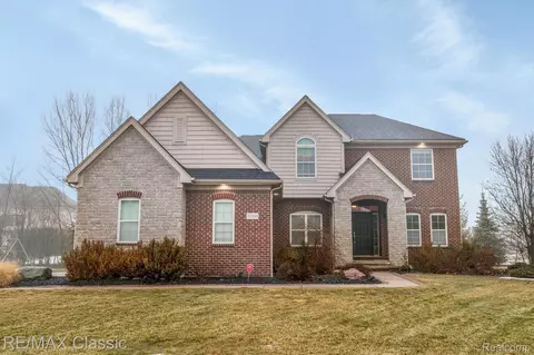 52350 Ferndale Dr, Lyon, MI 48167