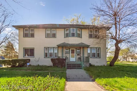 2411 10th St, Port Huron, MI 48060