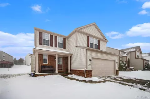 1619 Pebble Beach Dr, Pontiac, MI 48340