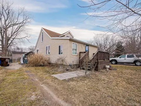 3380 Lakeview St, Monroe, MI 48162