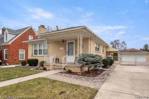 7296 Kingsbury St, Dearborn Heights, MI 48127