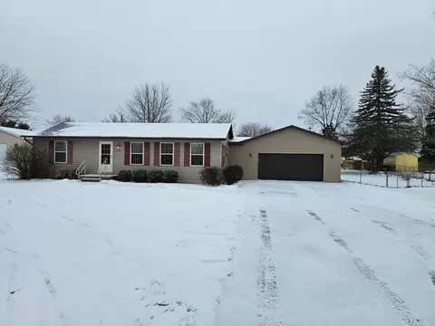 524 E Main St, Vernon, MI 48476