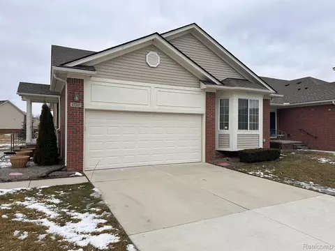 47347 Mariners Pointe, Chesterfield, MI 48051