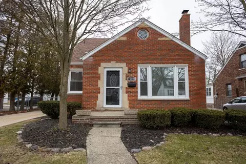 15101 Camden Ave, Eastpointe, MI 48021