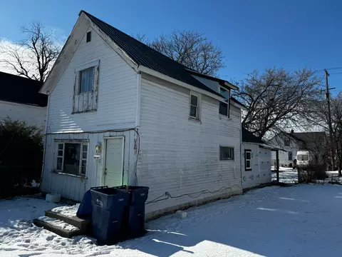 910 Stanton St, Bay City, MI 48708 photo 1