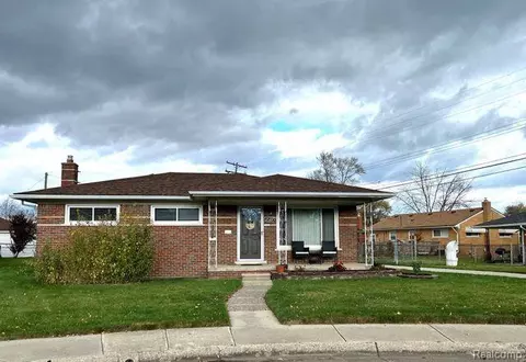 21225 Jay Crt Ct, Saint Clair Shores, MI 48081