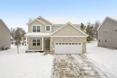 945 River Rock Dr, Holly, MI 48442