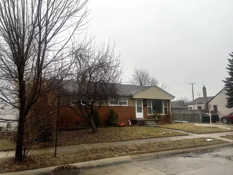 936 Cleophus Pkwy, Lincoln Park, MI 48146
