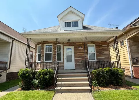 11721 Sobieski St, Hamtramck, MI 48212
